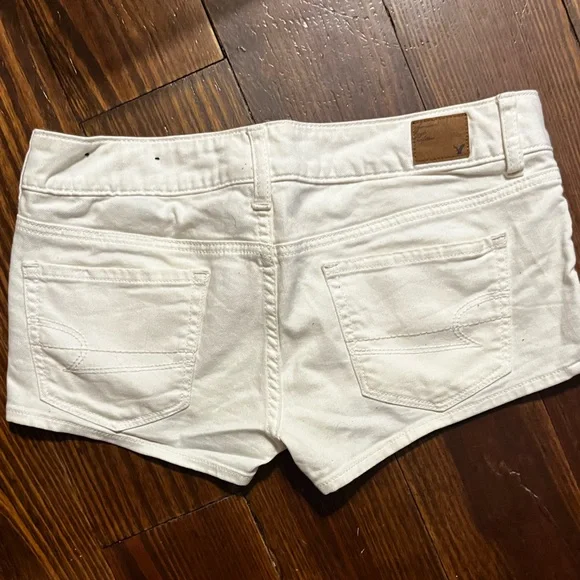 American Eagle White Shorts - Picture 2 of 4
